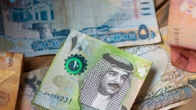 الدينار البحريني يتراجع أمام الجنيه المصري في تعاملات اليوم