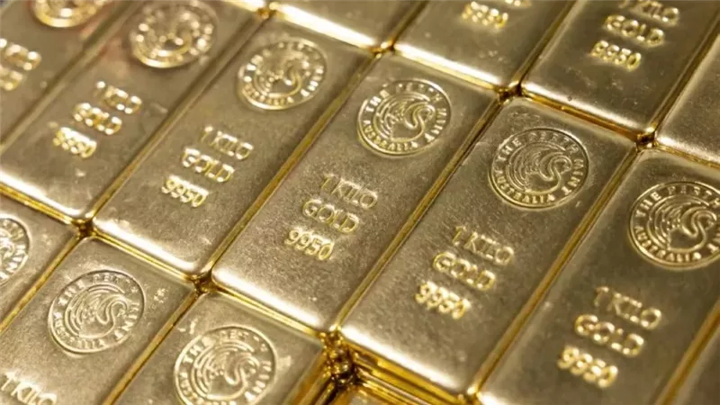 تراجع أسعار الذهب في الإمارات وسط ترقب الأسواق العالمية