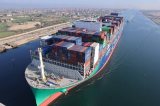 قناة السويس تستقبل لأول مرة السفينة العملاقة CMA CGM VENDOME في رحلة بين أوروبا وآسيا 2 قناة السويس تستقبل لأول مرة السفينة العملاقة CMA CGM VENDOME في رحلة بين أوروبا وآسيا