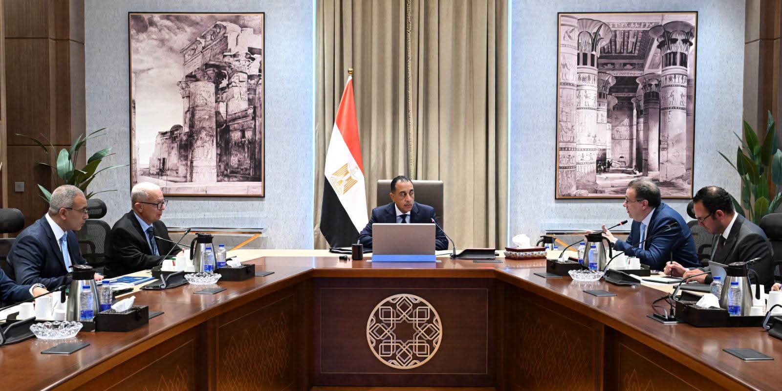 مدبولي يتابع مشروع إعادة هيكلة وحدات بالجهاز الإداري للدولة لتعزيز كفاءة الخدمات