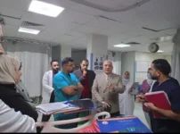 قام الدكتور أسامة الشلقاني، وكيل وزارة الصحة بالقليوبية، بزيارة طبيبة الأسنان سارة عوض بالمستشفى للاطمئنان على حالتها الصحية، وذلك عقب تعرضها لاعتداء داخل مقر عملها في شبرا الخيمة.