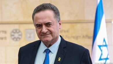صحيفة إسرائيلية: قرارات كاتس بشأن المستوطنين تكشف ازدواجية القانون وتضعف موقف تل أبيب دوليًا