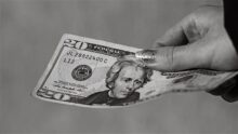 استقرار سعر الدولار أمام الجنيه المصري في ختام التعاملات بالبنوك