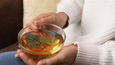 8 مشروبات طبيعية تساعد على تخفيف حموضة المعدة.. ونصائح مهمة لتجنب تكرارها