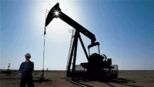 النفط يقفز بأكثر من 3.5% بعد الهجوم الأمريكي على جزيرة لارك الإيرانية