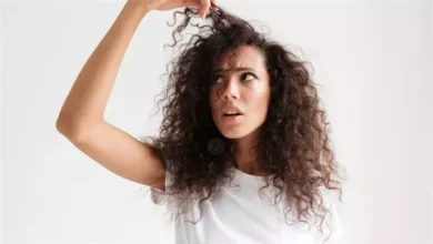 وصفة طبيعية من صفار البيض وزيت الزيتون لترطيب الشعر وتقليل الجفاف والتقصف