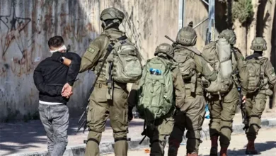 إسرائيل تستعد لخفض قواتها في غزة.. واعتقال 15 فلسطينيًا بالضفة الغربية