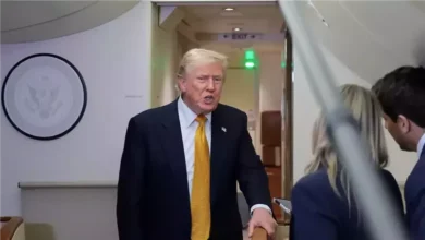 ترامب: إيران تنهار بشكل كامل.. وطهران تتوعد برد مدمر على الضغوط الأمريكية