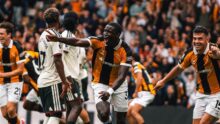 هال سيتي يهزم مانشستر يونايتد بثنائية في افتتاح الدوري الإنجليزي