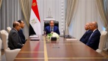 السيسي يتابع تطوير الموانئ ومشروعات النقل ويؤكد الالتزام بالجداول الزمنية وتعزيز مكانة مصر كمركز إقليمي للتجارة