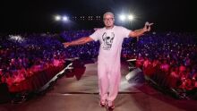 عمرو دياب في عيد ميلاده الـ65.. رحلة 4 عقود من التجديد والنجاح