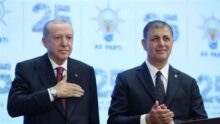 رئيس بلدية إزمير ينضم إلى حزب أردوغان الحاكم