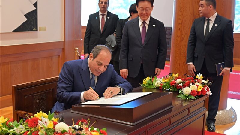 السيسي يختتم زيارته لكوريا الجنوبية ويعلن الارتقاء بالعلاقات إلى شراكة استراتيجية