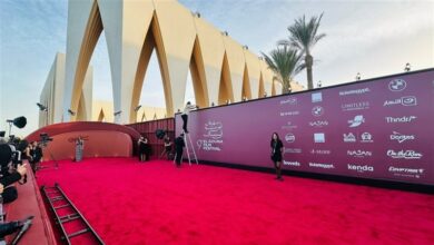 السجادة الحمراء تستعد لاستقبال نجوم الدورة التاسعة من مهرجان الجونة السينمائي