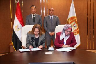 وزيرا العمل والاتصالات يشهدان توقيع مذكرة تفاهم للتطوير الرقمي وبناء القدرات