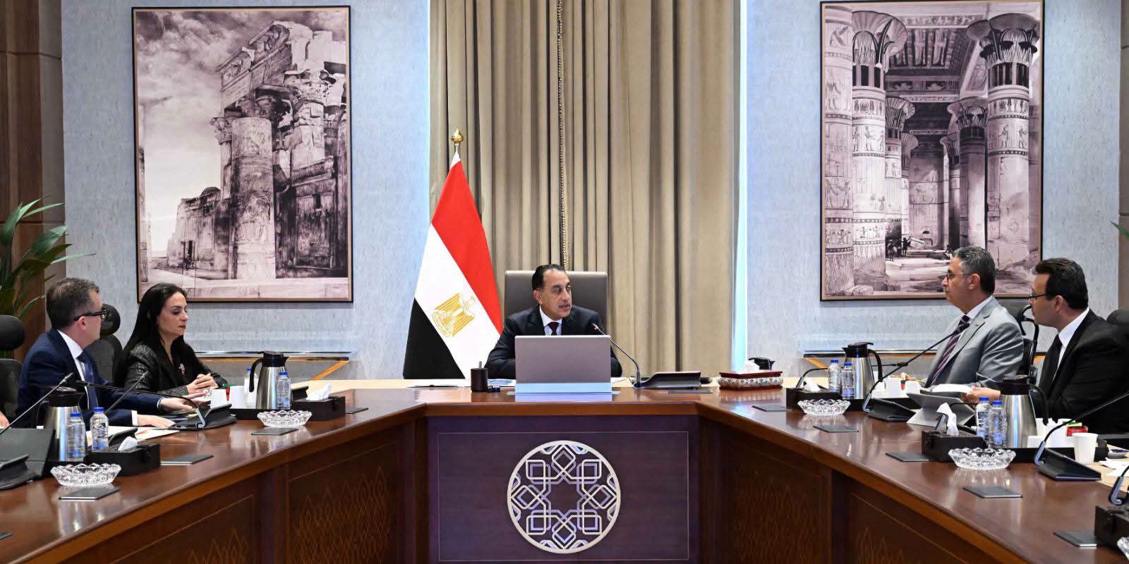 رئيس الوزراء يتابع استعدادات جلسة ضبط الأسواق والحماية الاجتماعية بمنتدى مصر 2026